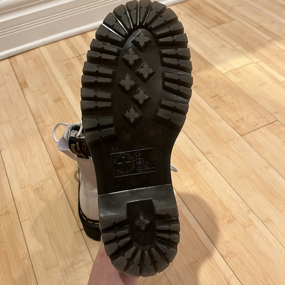 Dr. Martens Sinclair Zip Front Boots - White Platform size 7 - Picture 5 of 5